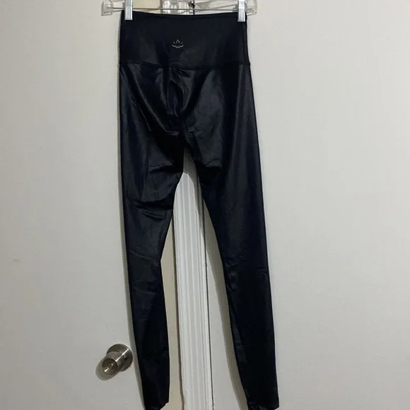 Beyond Yoga leggings - Picture 3 of 6